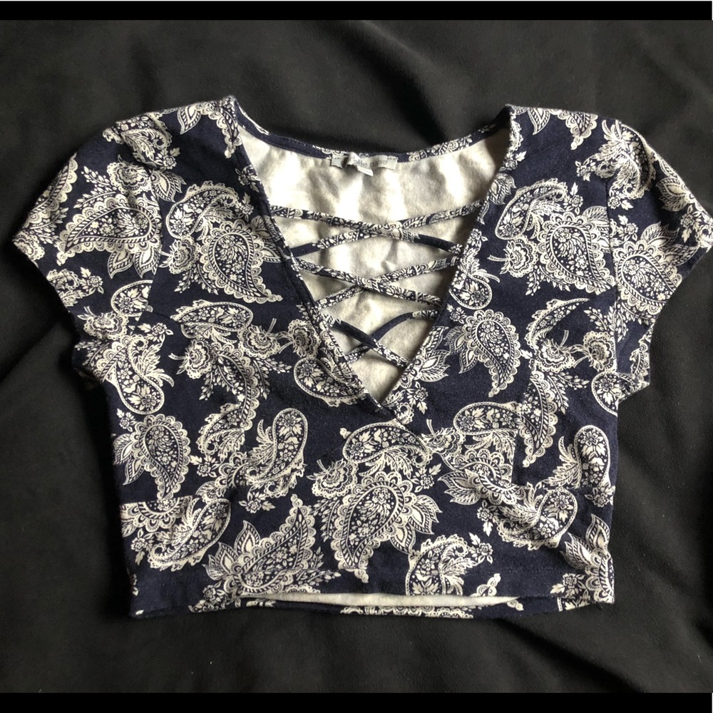 V-neck Crop top